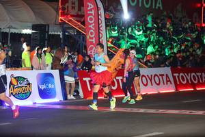 BIB: 540, 3123
                            <button type="button" onclick="openModal(23188054)" class="btn btn-primary btn-sm float-right btn-popup" data-toggle="modal" data-target=".modal-high-quality">
                        <i class="fas fa-shopping-cart"></i> Add to Cart
                    </button>
                                            <button type="button" onclick="isThisMe(23188054, true)" class="btn btn-success btn-sm float-right btn-popup btn-isme hidden" data-toggle="tooltip" data-placement="bottom" title="นี่คือรูปของคุณใช่ไหม คลิกที่นี่เพื่อเอาเข้าอัลบั้ม">
                        <i class="fas fa-plus"></i> Add to album
                    </button>
                    <button type="button" onclick="isThisMe(23188054, false)" class="btn btn-warning btn-sm float-right btn-popup btn-isnotme hidden">
                        <i class="fas fa-ban"></i> Remove from album
                    </button>